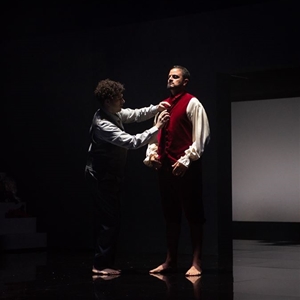Don Giovanni (2022) : Leporello veste Don Giovanni - foto: Elisa Casula