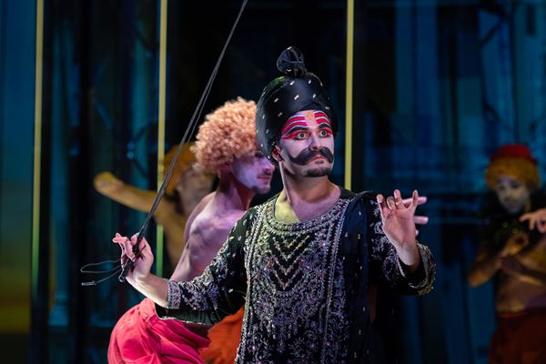 mostratos-nicolas-resinelli-