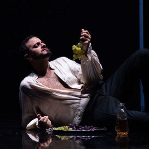 Don Giovanni (2022) : Don Giovanni attende a cena - foto: Elisa Casula