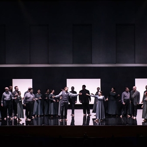 Don Giovanni (2022) : Masetto, Zerlina e il coro dei popolani - foto: Elisa Casula